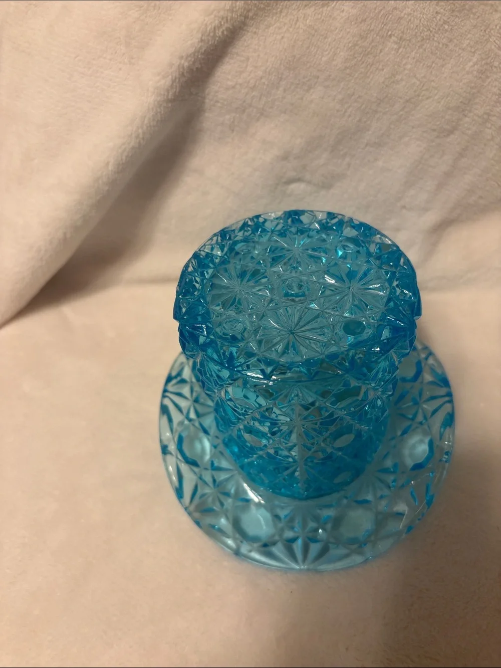 Fenton daisy and button top hat blue